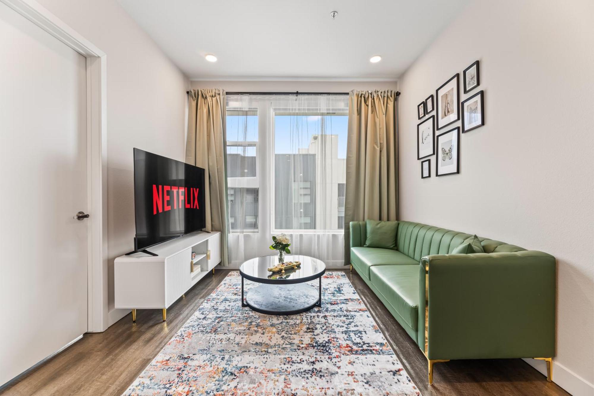 Serenity 2bd Haven In Hollywood!free Parking & Pool! Apartment Los Angeles