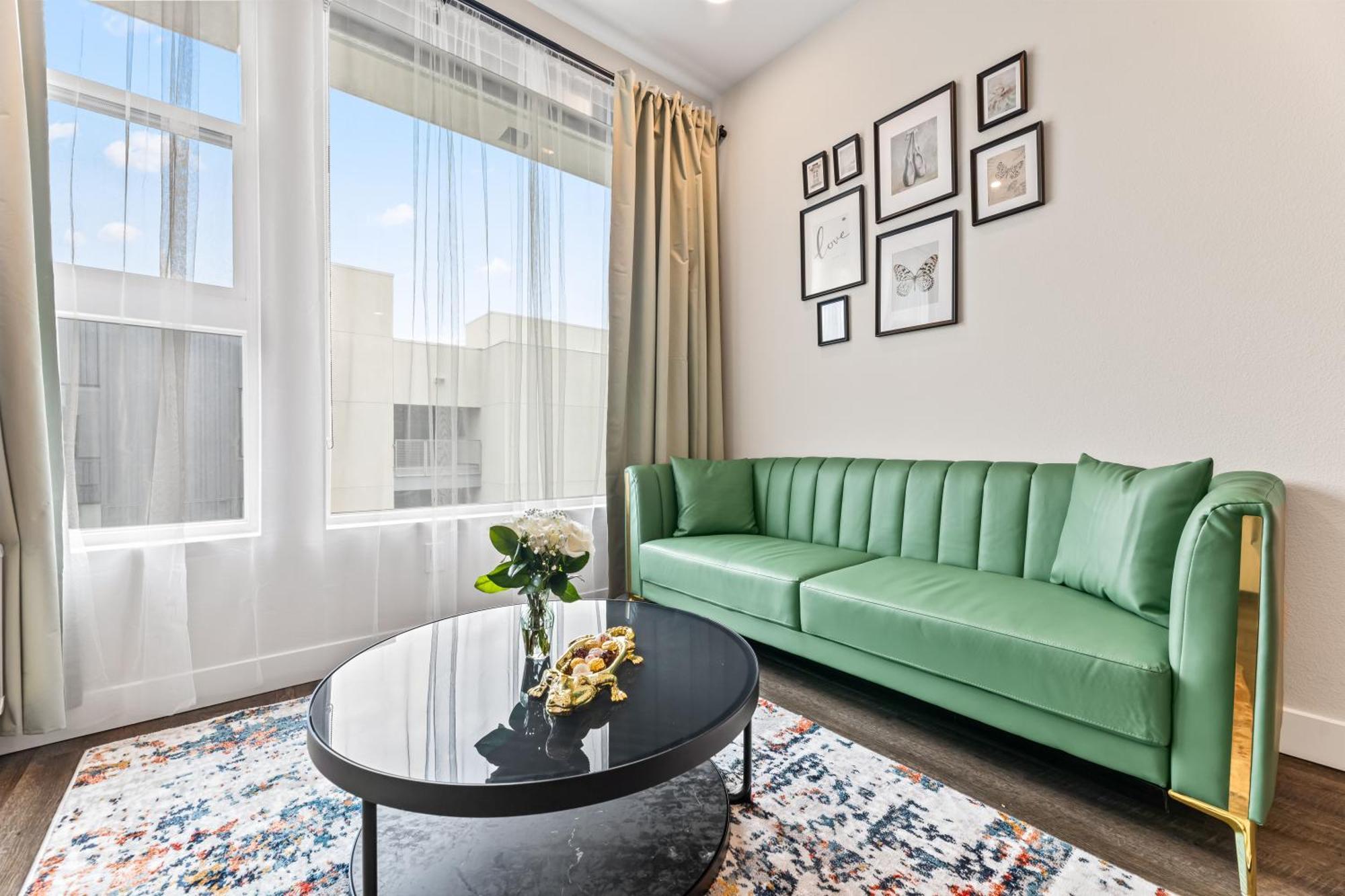 Serenity 2bd Haven In Hollywood!free Parking & Pool! Apartment